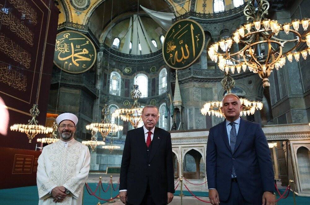 Ayasofya Camii’ndeki freskleri kapatacak perdeler görüntülendi