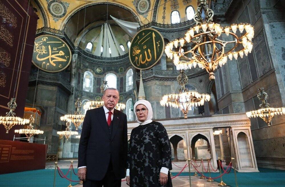 Ayasofya Camii’ndeki freskleri kapatacak perdeler görüntülendi