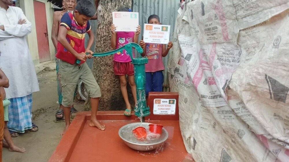 KOMEK'ten Bangladeş'e su kuyusu