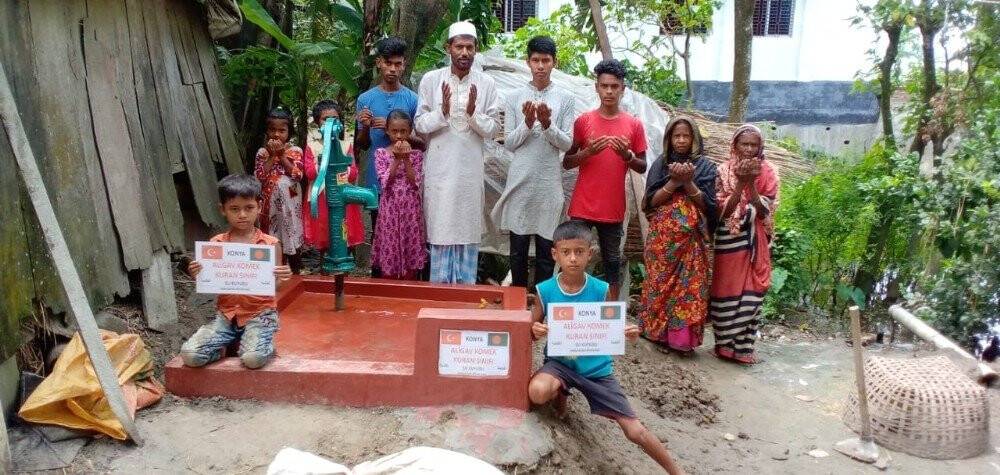 KOMEK'ten Bangladeş'e su kuyusu