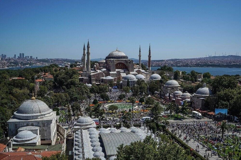 Konya Büyükşehir Belediye Başkanı Altay Ayasofya'da
