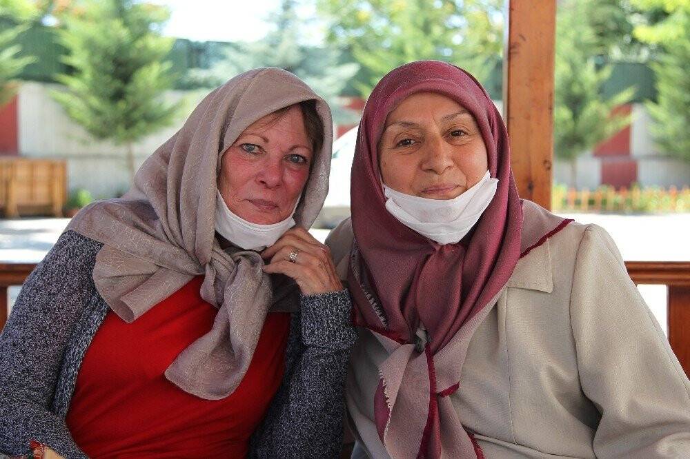 Kudüs'te Müslüman olan Amerikalı hemşire Konya'da yaşıyor