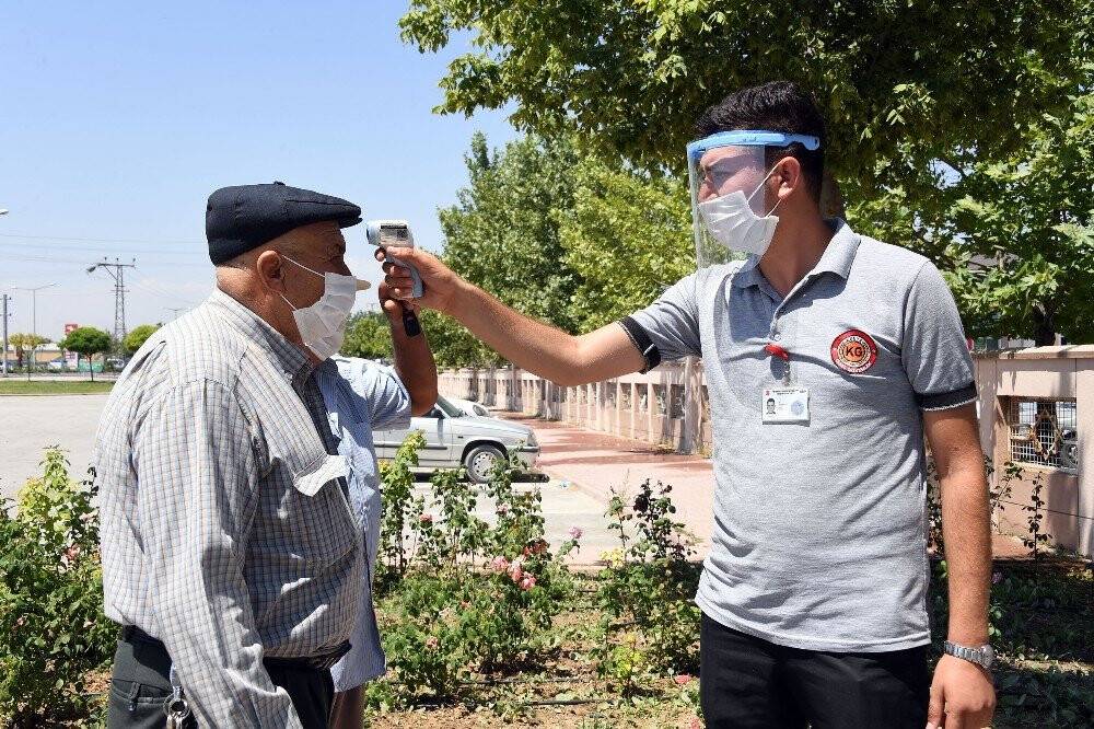 Konya'da Hayvan Pazarında Covide karşı sıkı tedbir