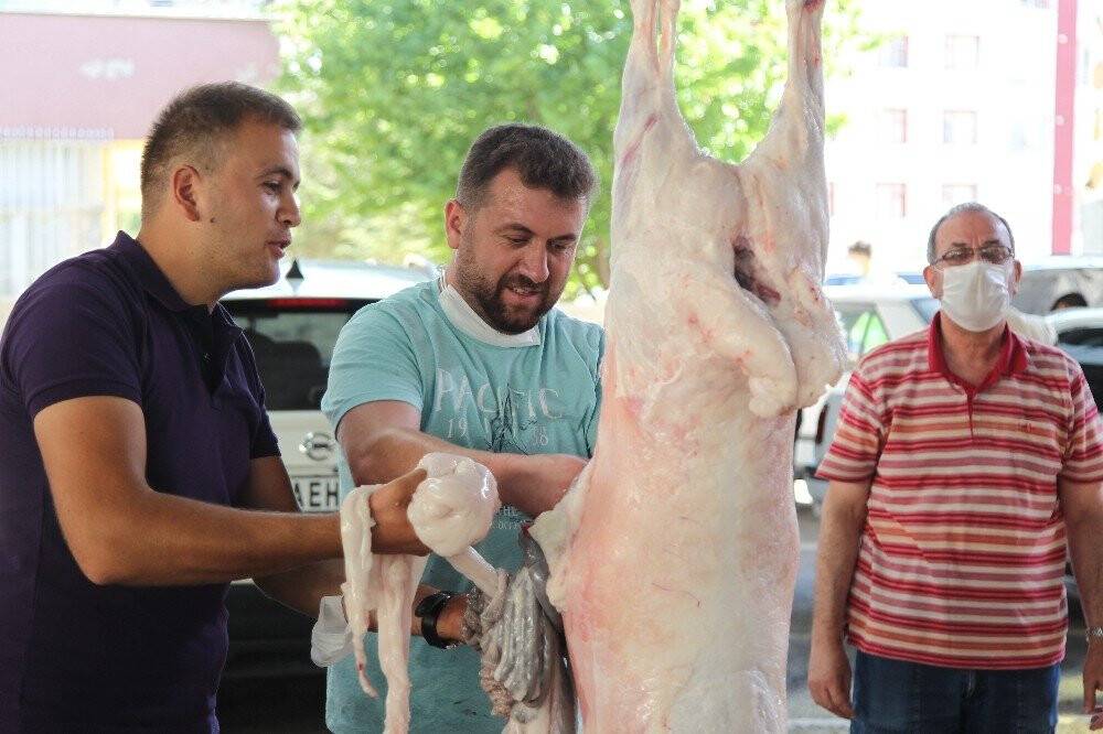 Konya’da kurban kesim yerlerinde pandemi sakinliği