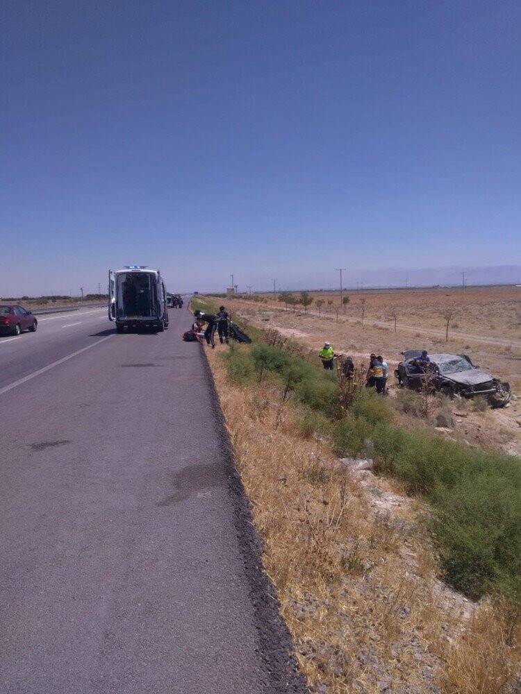Konya-Adana karayolu'nda otomobil şarampole uçtu:5 yaralı