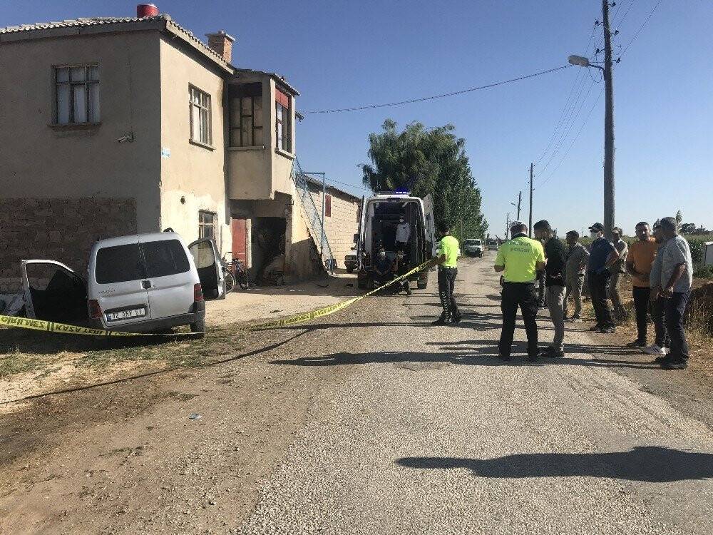 Konya'da Ticari Araç Evin Duvarına Çarptı: 1 Ölü, 2 Yaralı