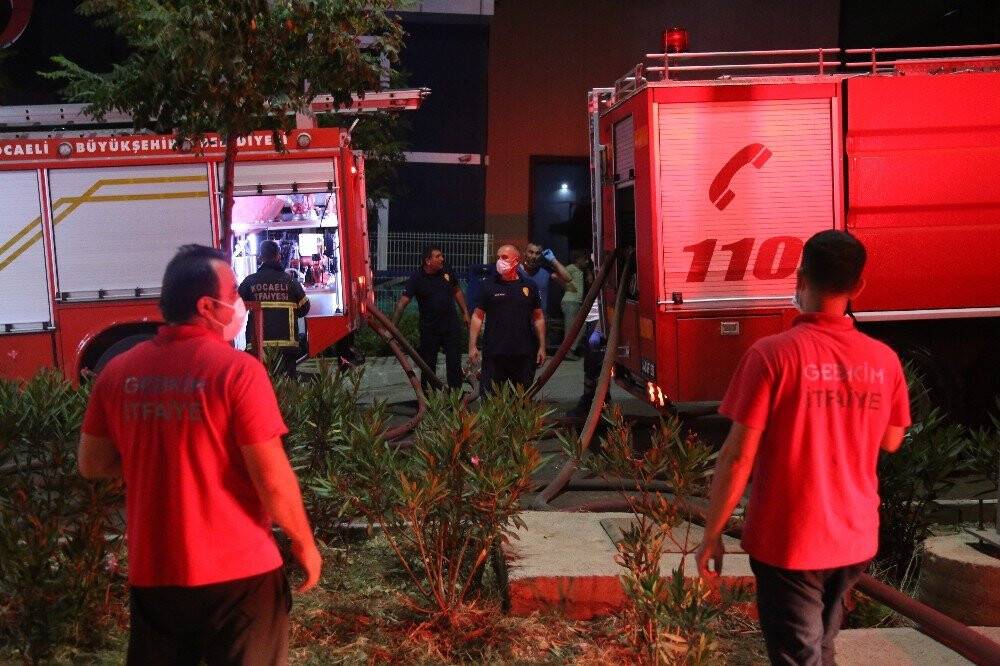 Kocaeli’de fabrika yangını