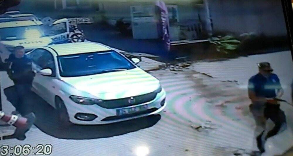 Hareketli dakikalar: Polis havaya ateş açtı