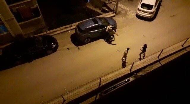 Sokak ortasında tekme-tokat kavga