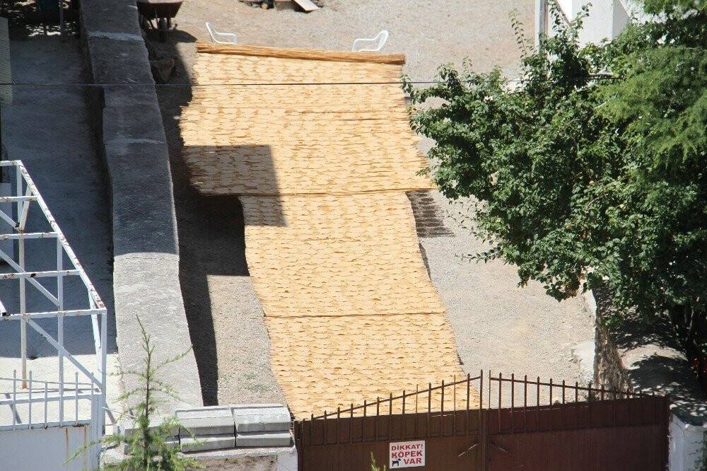 Konya’da çıtır tarhana mesaisi sürüyor!Nöbete devam