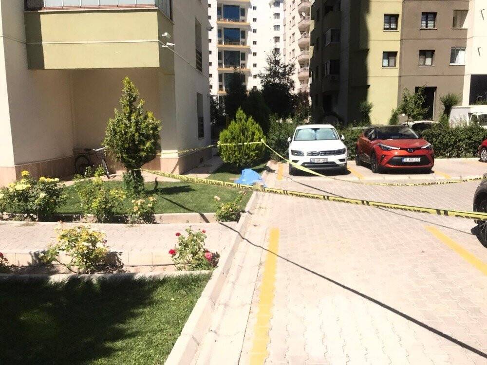 21 yaşındaki genç 13. kattan düştü