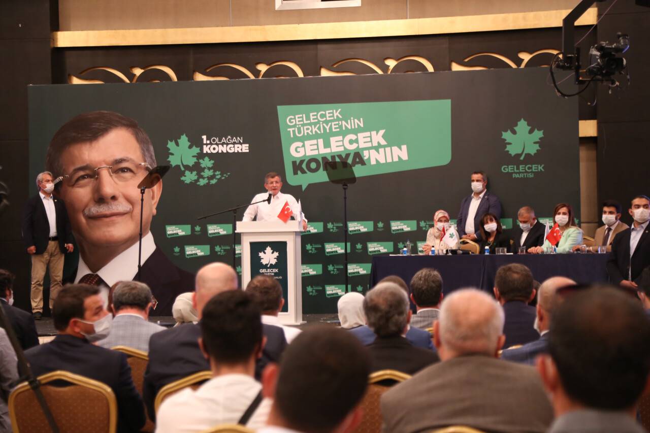 ahmet-davutoglu-gelecek-partisinin-kongresine-katildi-1.jpg