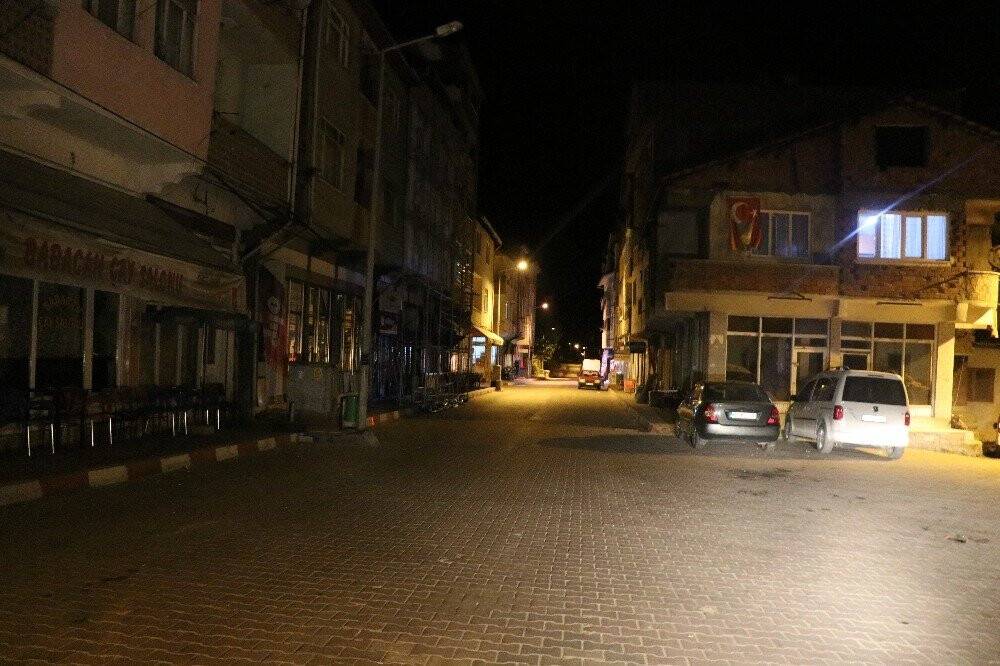 28 pozitif vakanın çıktığı ilçede karantina kararları alındı