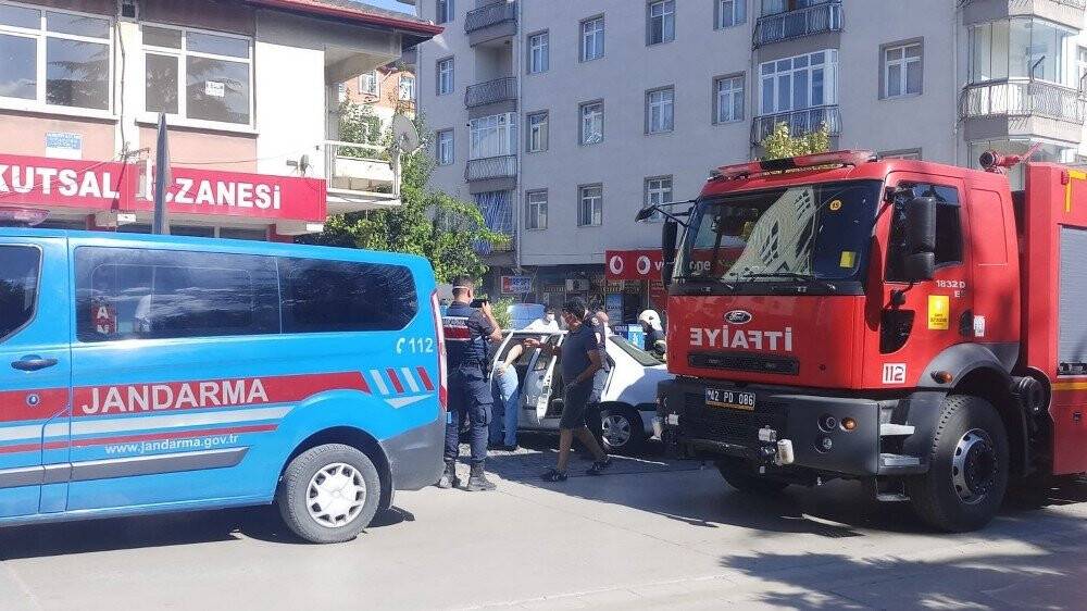 Konya'da park halindeki otomobilde yangın