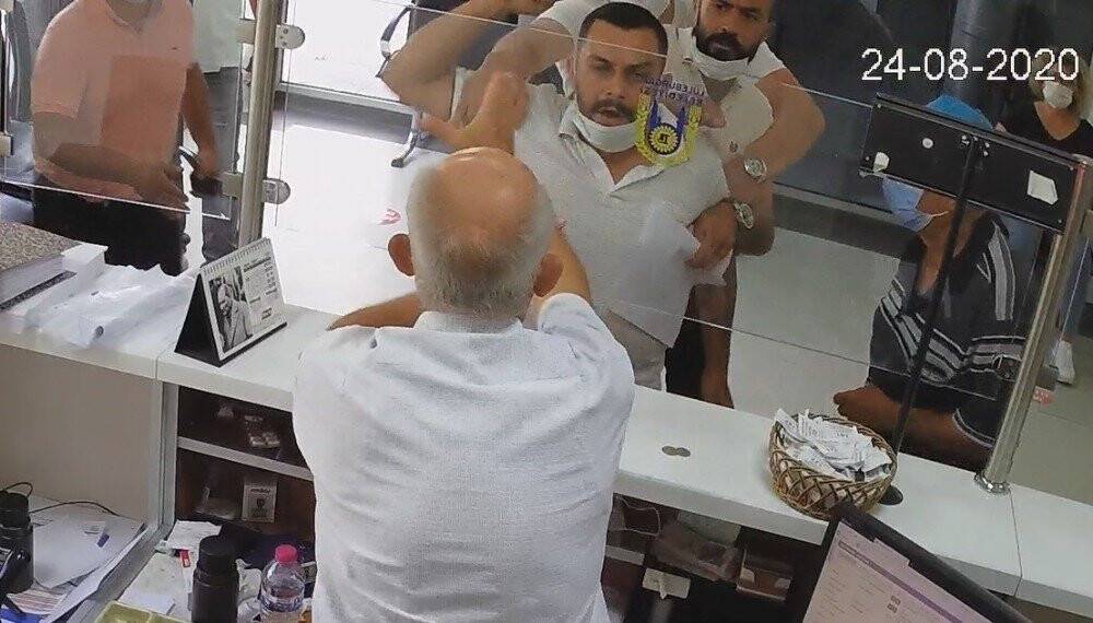 Kadın güvenlik görevlisini darp etti