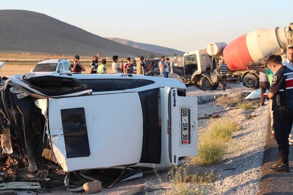 Konya'da otomobille beton mikseri çarpıştı: 1 ölü