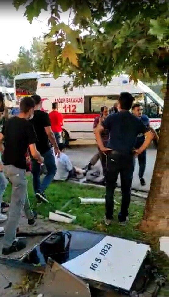 Bursa’da işçi midibüsü kaza yaptı: 2 ölü, 17 yaralı