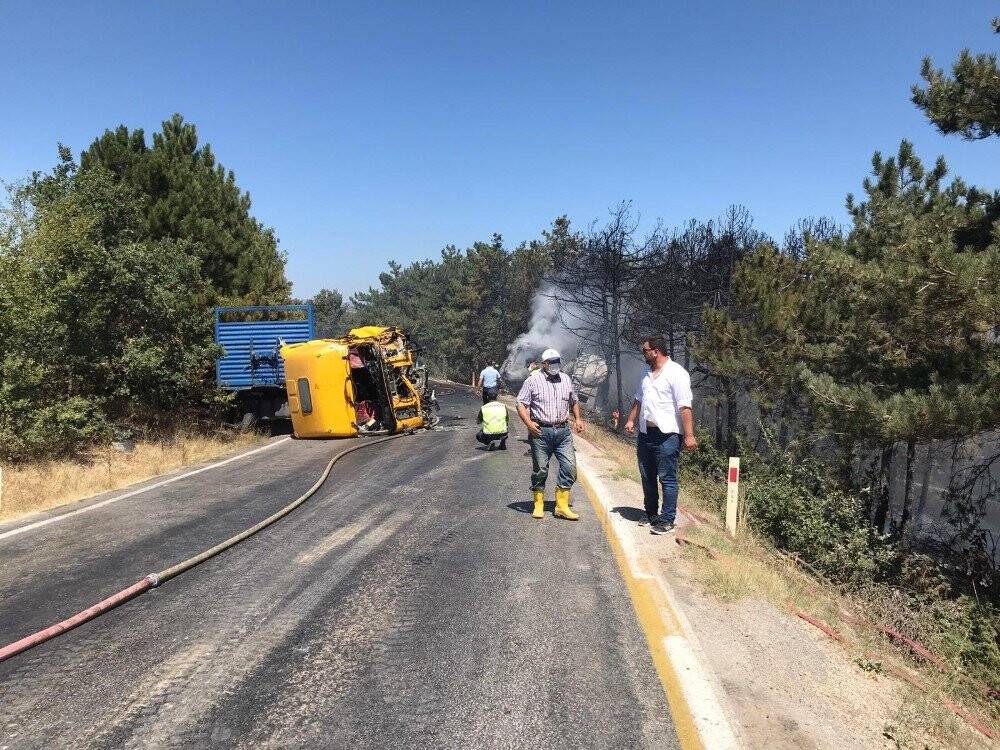 Trafik kazası orman yangınına sebep oldu