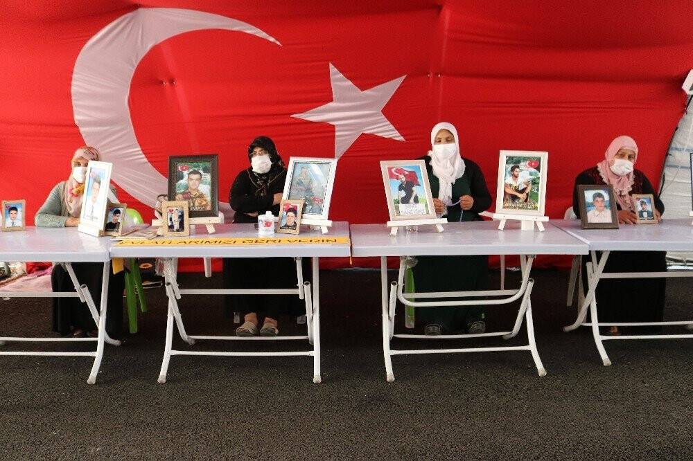 Evlat nöbeti sürüyor