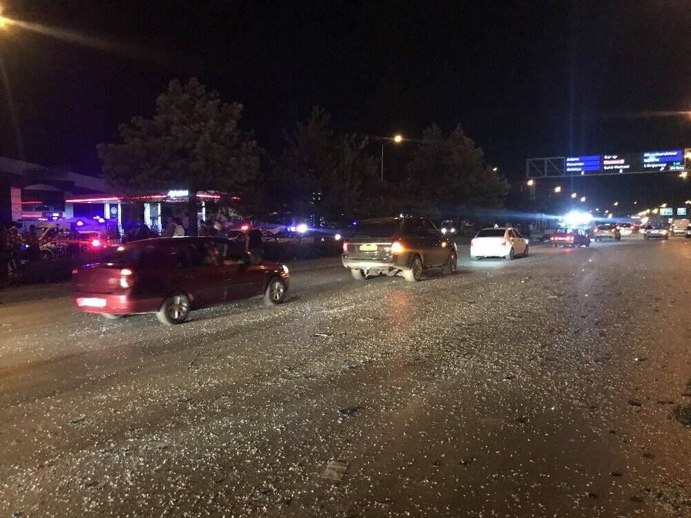 Konya'da Cam yüklü kamyonete çarpan otomobil takla attı: 1 ölü, 3 yaralı