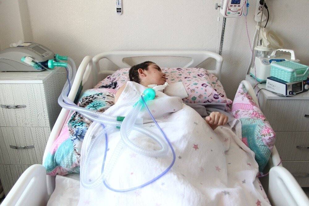 Hasta çocuğu için işini bıraktı yardım bekliyor
