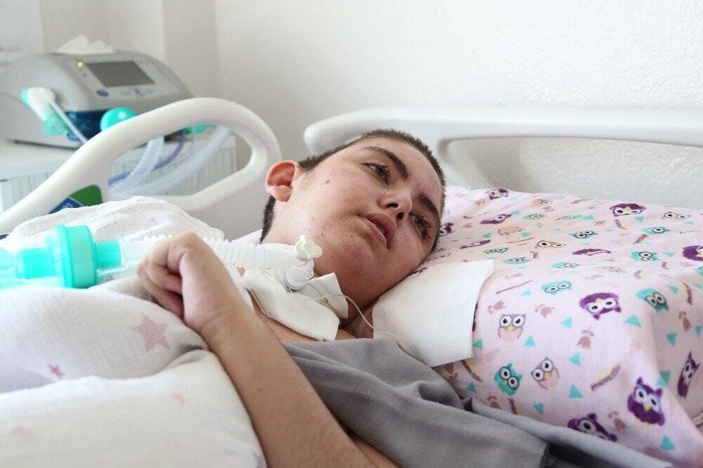 Hasta çocuğu için işini bıraktı yardım bekliyor