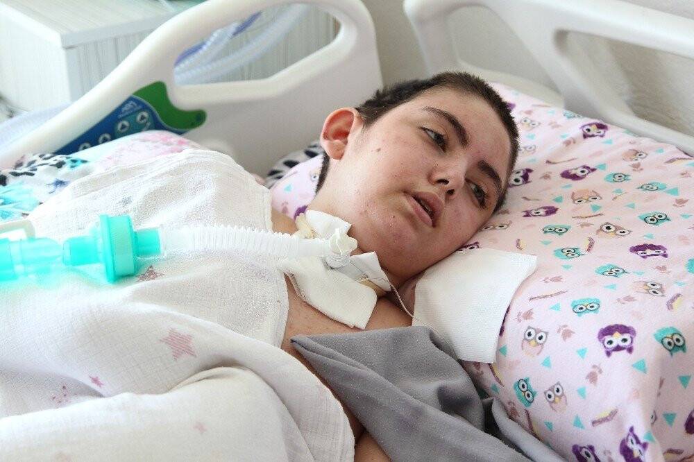 Hasta çocuğu için işini bıraktı yardım bekliyor