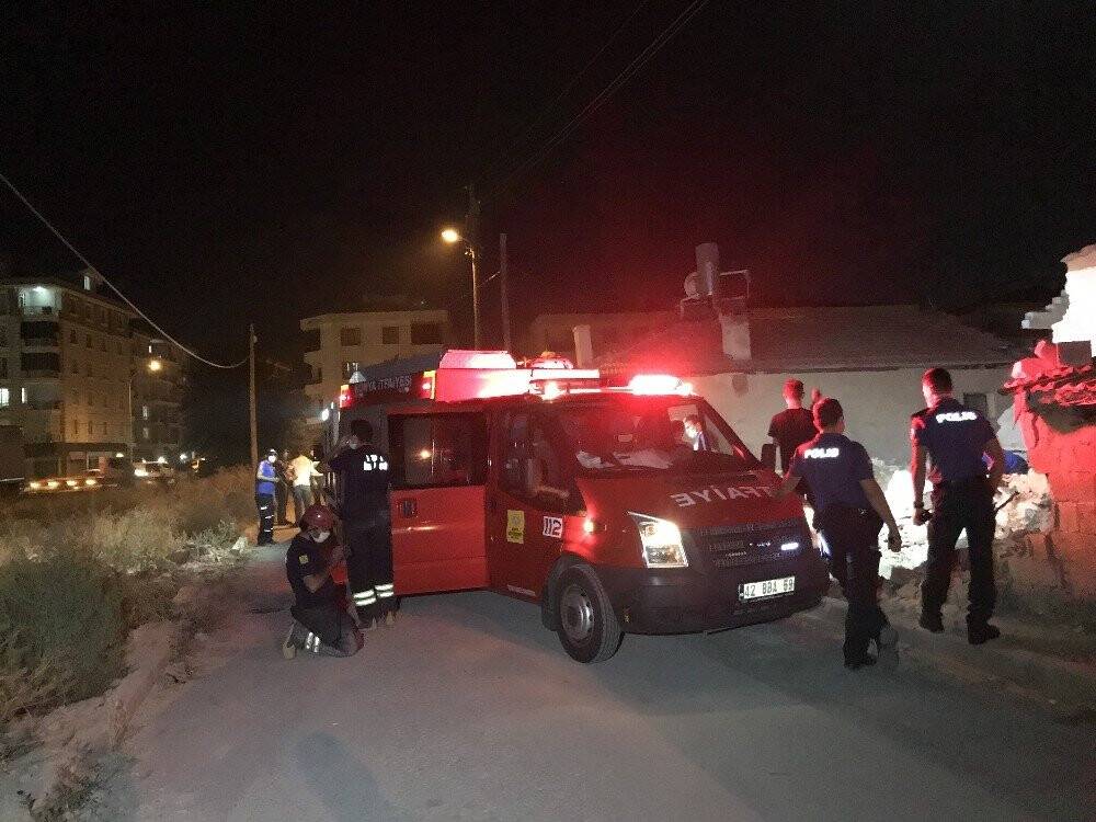 Konya’da boş müstakil ev çöktü