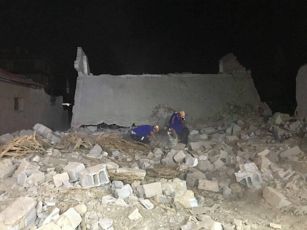 Konya’da boş müstakil ev çöktü