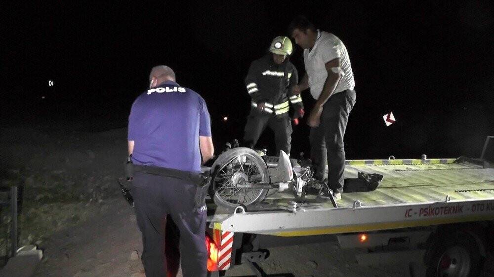 Konya'da Motosiklet boş su kanalına düştü: 3 yaralı