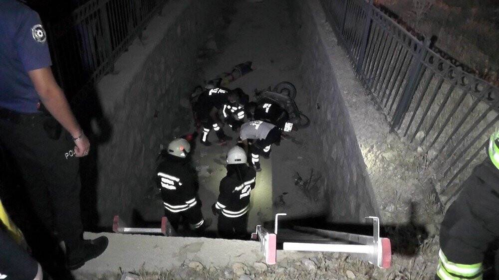 Konya'da Motosiklet boş su kanalına düştü: 3 yaralı
