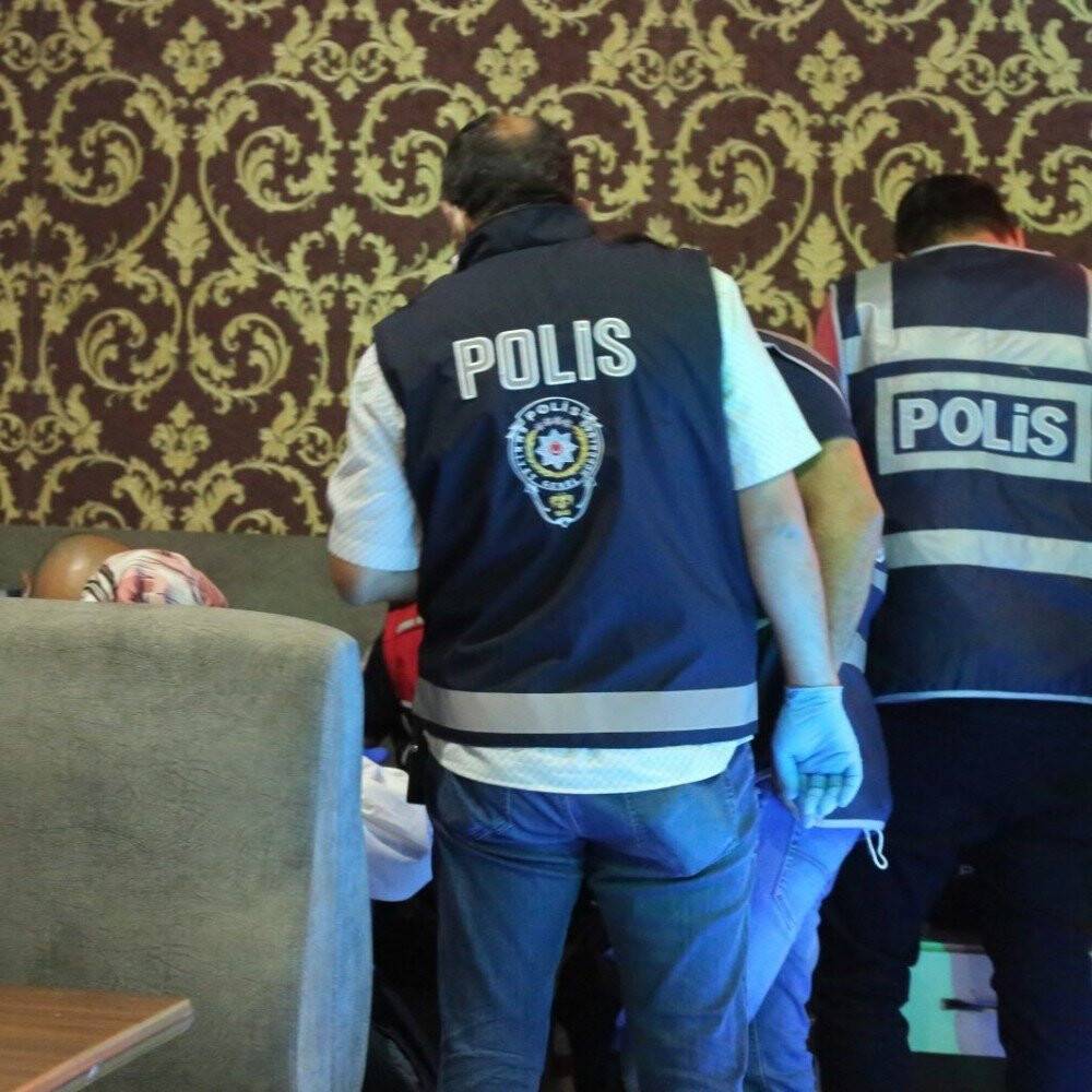 Konya'da denetimler devam ediyor! Kumar oynatılan iş yerine polis baskını
