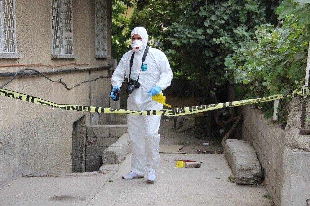 Balkondan düşen çocuk hayatını kaybetti