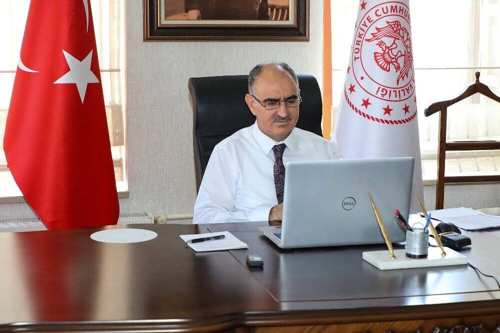 Konya Valisi Özkan'dan işçi ve işverenlere tedbirlere eksiksiz riayet çağrısı