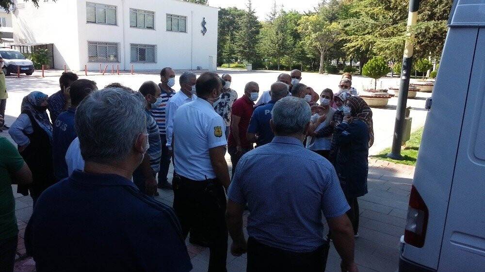 Konya'da öğretim görevlisi çalıştığı kütüphanenin girişinde ölü bulundu