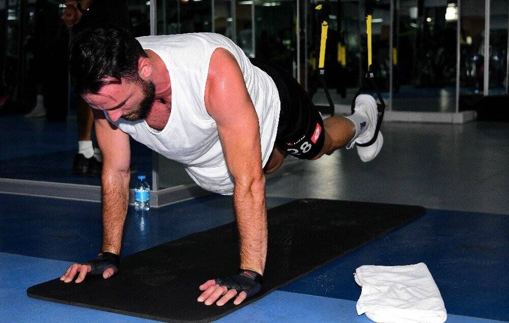 Konyaspor salonda kuvvet çalıştı