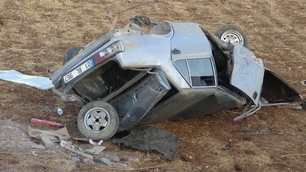 Hurda yığınına dönen araçtan sağ çıktı