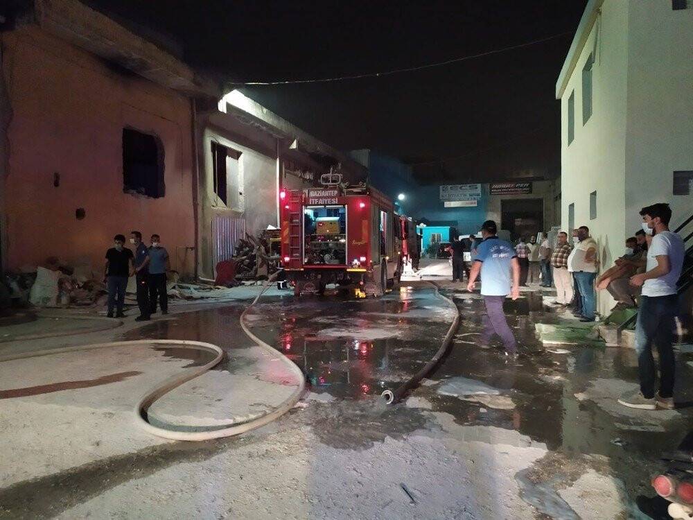 Demir doğrama atölyesinde oksijen tüpü patladı