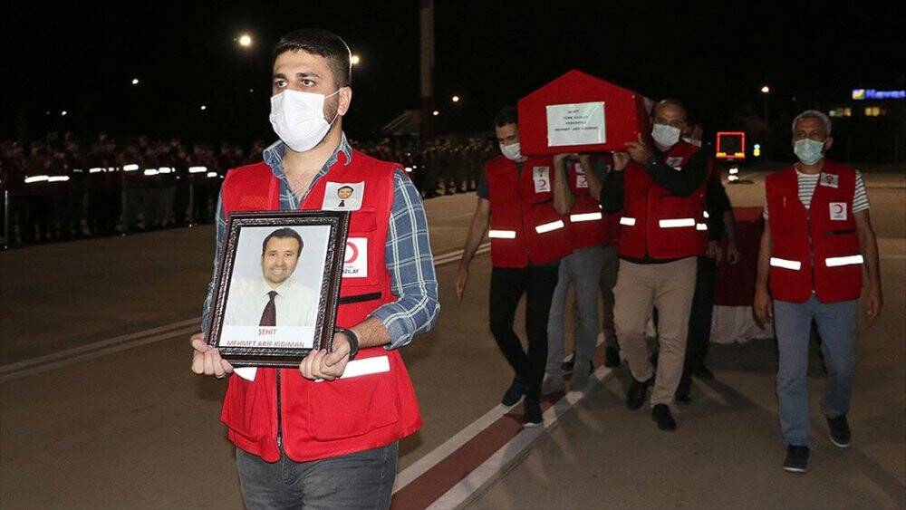 Suriye'de şehit olan Türk Kızılay personelinin cenazesi memleketine uğurlandı