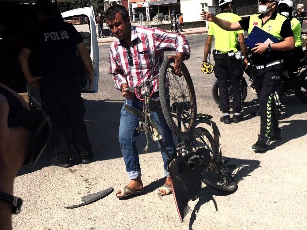 Konya'da otomobilin çarptığı bisiklet sürücüsü ağır yaralandı
