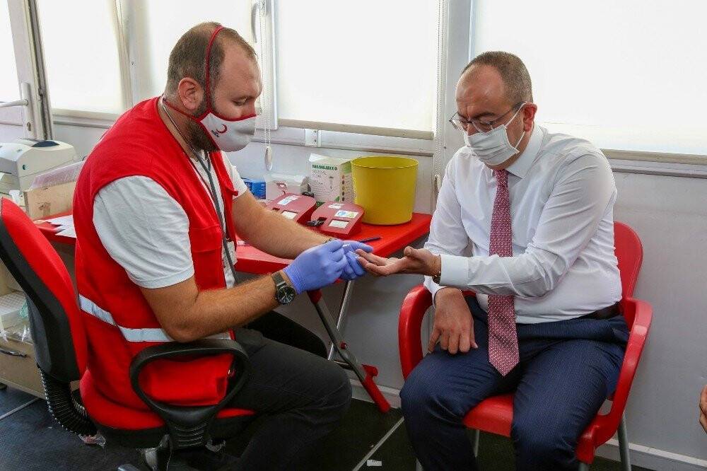 Çelik ve Kavuş’tan 'Kan ver hayat kurtar' çağrısı