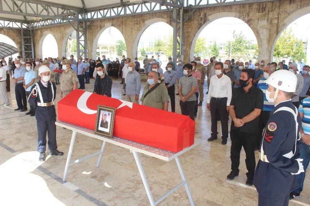 Hayatını kaybeden uzman çavuş son yolculuğuna uğurlandı