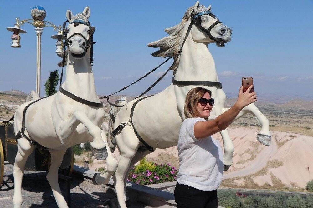 Bu otele gelen selfie çekmeden gitmiyor