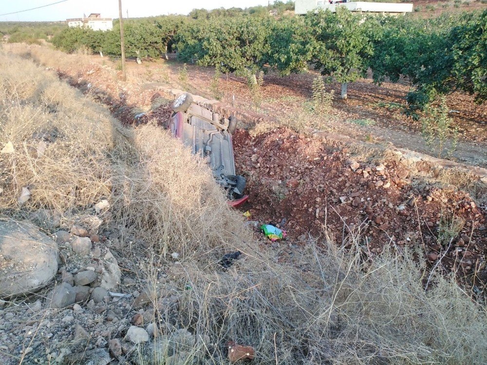 Kazada emniyet kemeri takılı olan 5 kişi son anda ölümden döndü