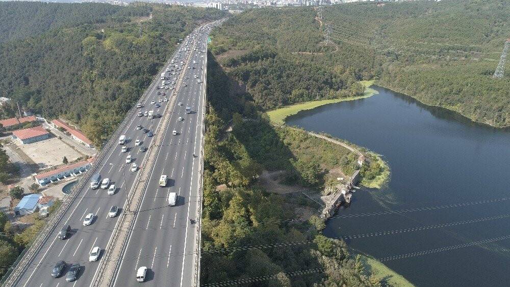 İstanbul’da ki Elmalı Barajı’nın suyu yine yeşile döndü