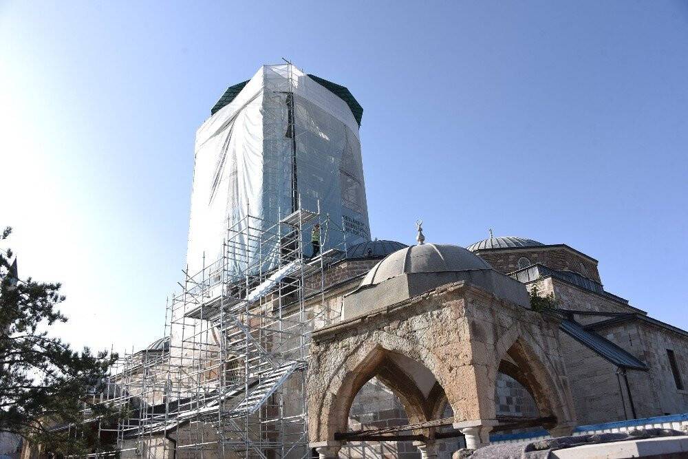 Konya Büyükşehir Belediye Başkanı Altay Kubbe-i Hadra’daki restorasyon çalışmalarını inceledi