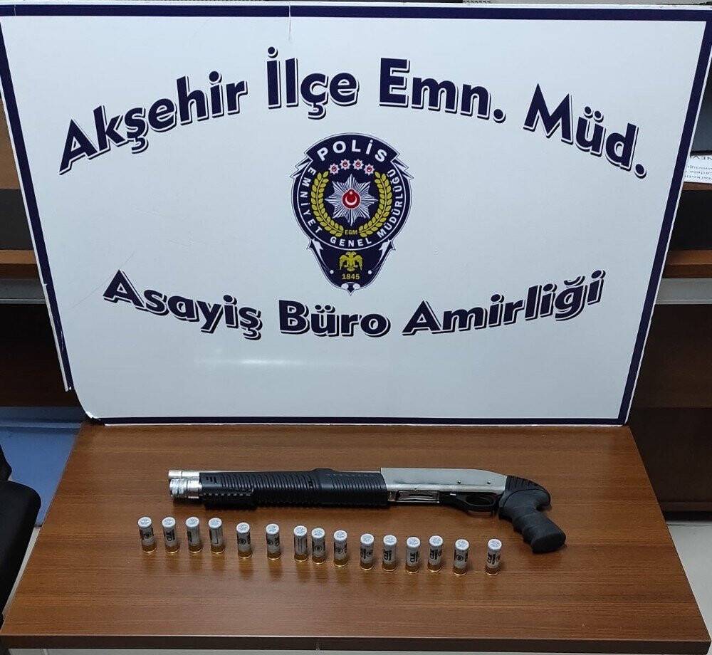 Konya'da şüpheli araçta pompalı tüfek ele geçirildi