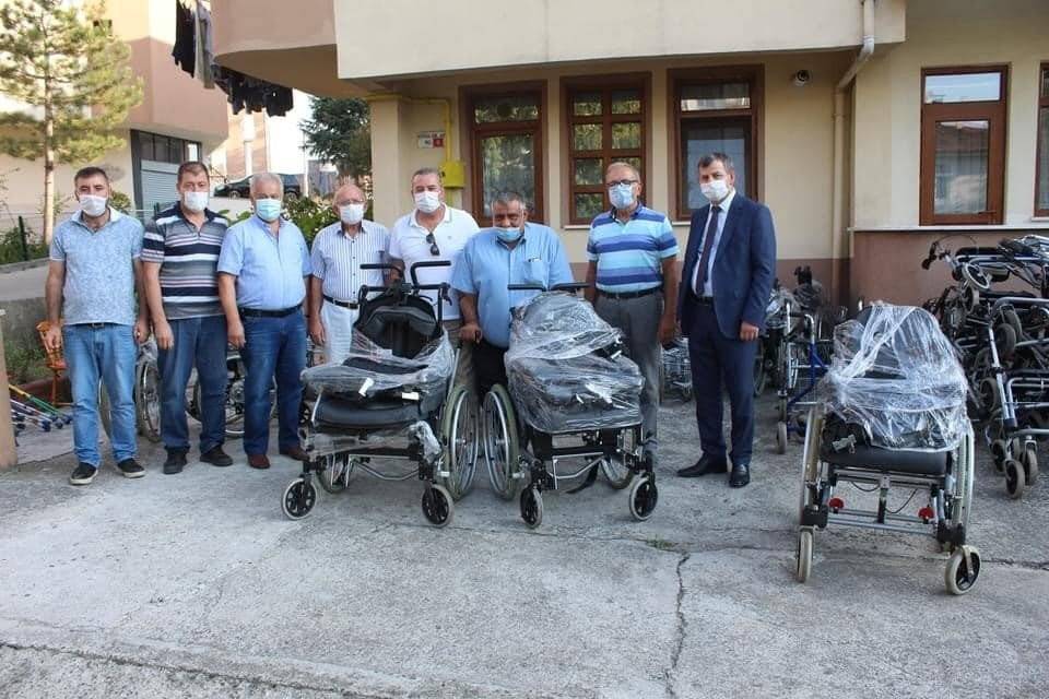Gurbetçilerden engelli vatandaşlara araç-gereç desteği