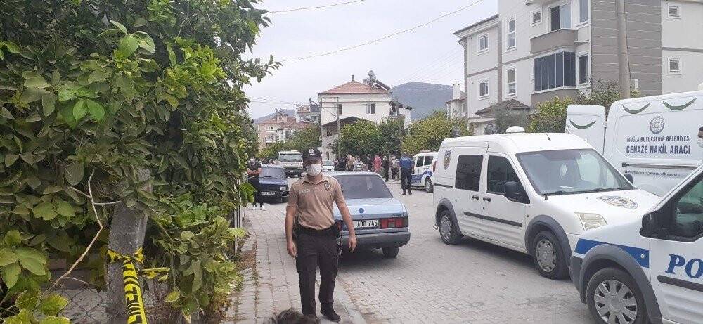 Eşini öldürdükten sonra, intihar etti
