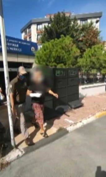 Komşusunun 3 köpeği bıçaklayıp birini öldürdü